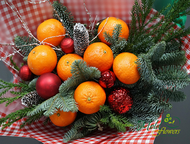 Новогодний букет с мандаринами и ёлкой №1 Фото